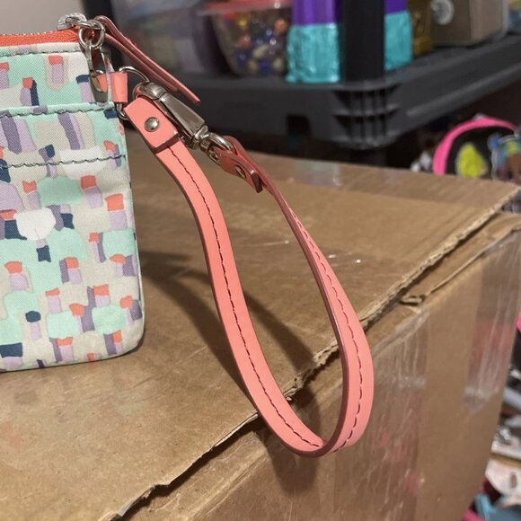 Fossil Keyper Wristlet ~ Green Multi ~ Geo or Terrazzo Pattern - Picture 2 of 7